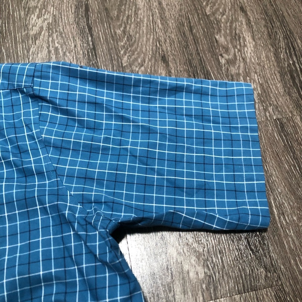 L.L. Bean Wrinkle Free Traditional Fit Short Sleeve Button Down Shirt Blue Plaid - Picture 3 of 9
